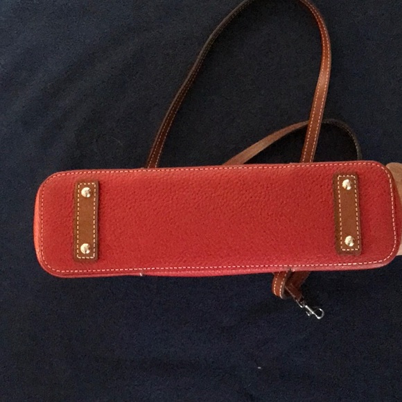 Stunning Dooney and Burke red tote handbag - Picture 4 of 16